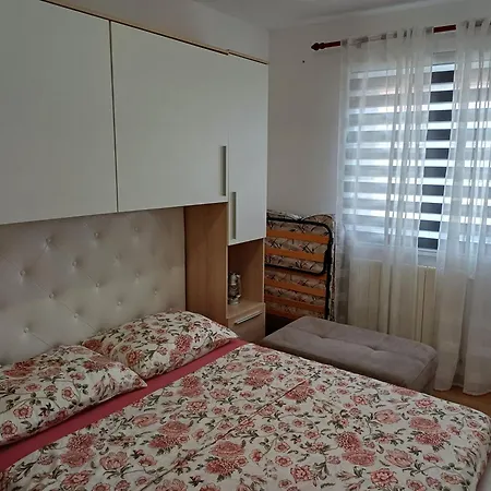 Apartment Zana Malinska
