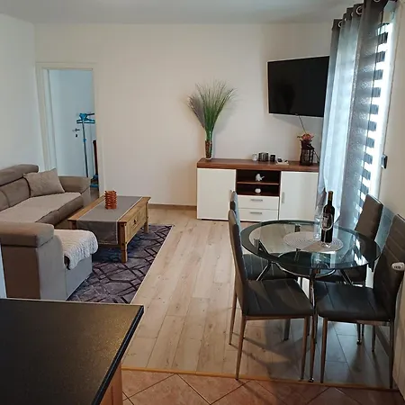 Zana Apartment