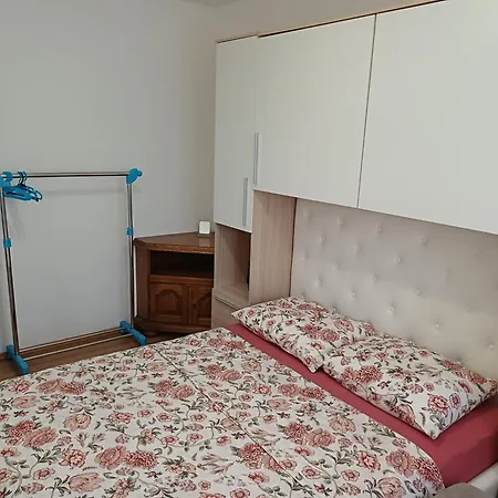 Zana Apartment