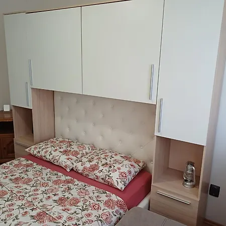Apartment Zana Malinska