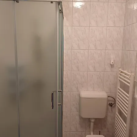 Zana Apartment *