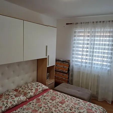 Apartment Zana *